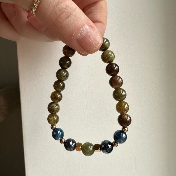 Green Garnet Tjazelle One of a Kind - Picture 1 of 1